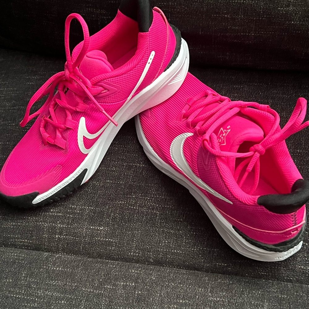 NIKE STAR RUNNER 4 Pink Athletic Sneakers Women’s 8-8.5, Big Kids 6.5